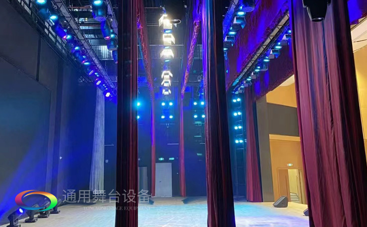 專業●專注●專心 供應舞臺機械、舞臺阻燃幕布、舞臺燈光影響等相關產品，用心服務顧客！